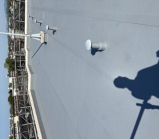 某ビル屋上防水工事のイメージ